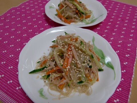 給食で食べた春雨サラダ